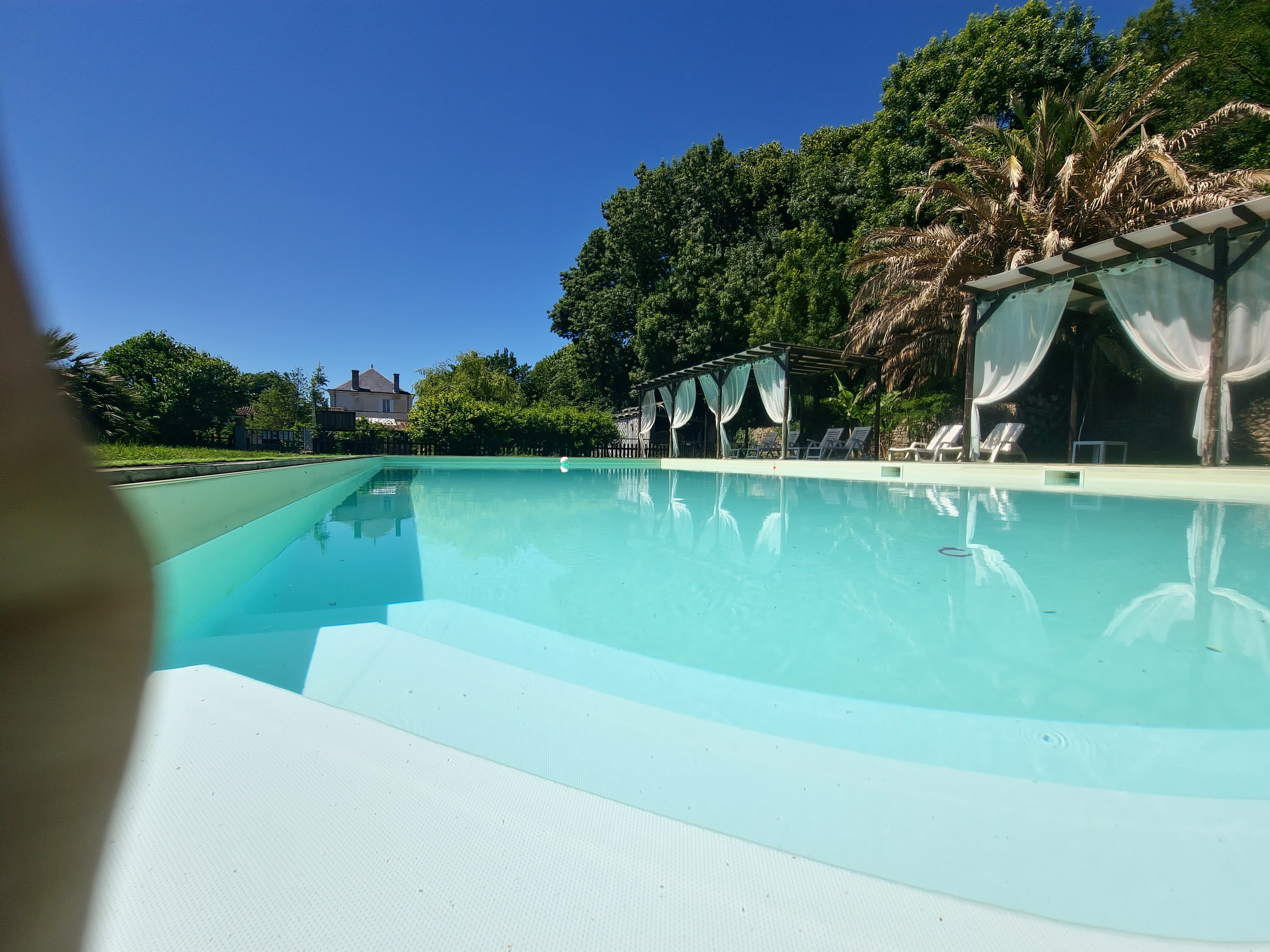 03 piscine eau turquoise