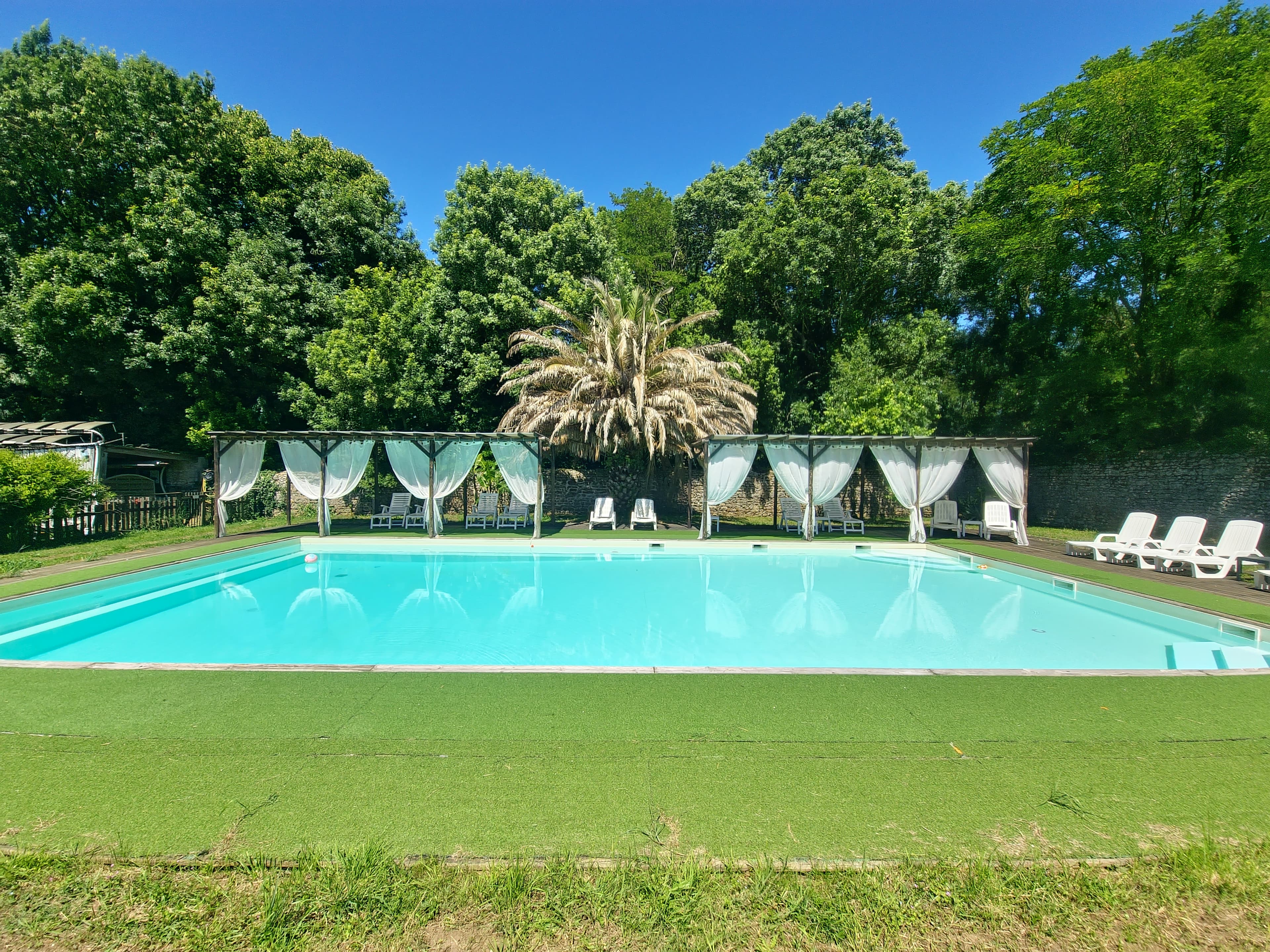 02 piscine vue large