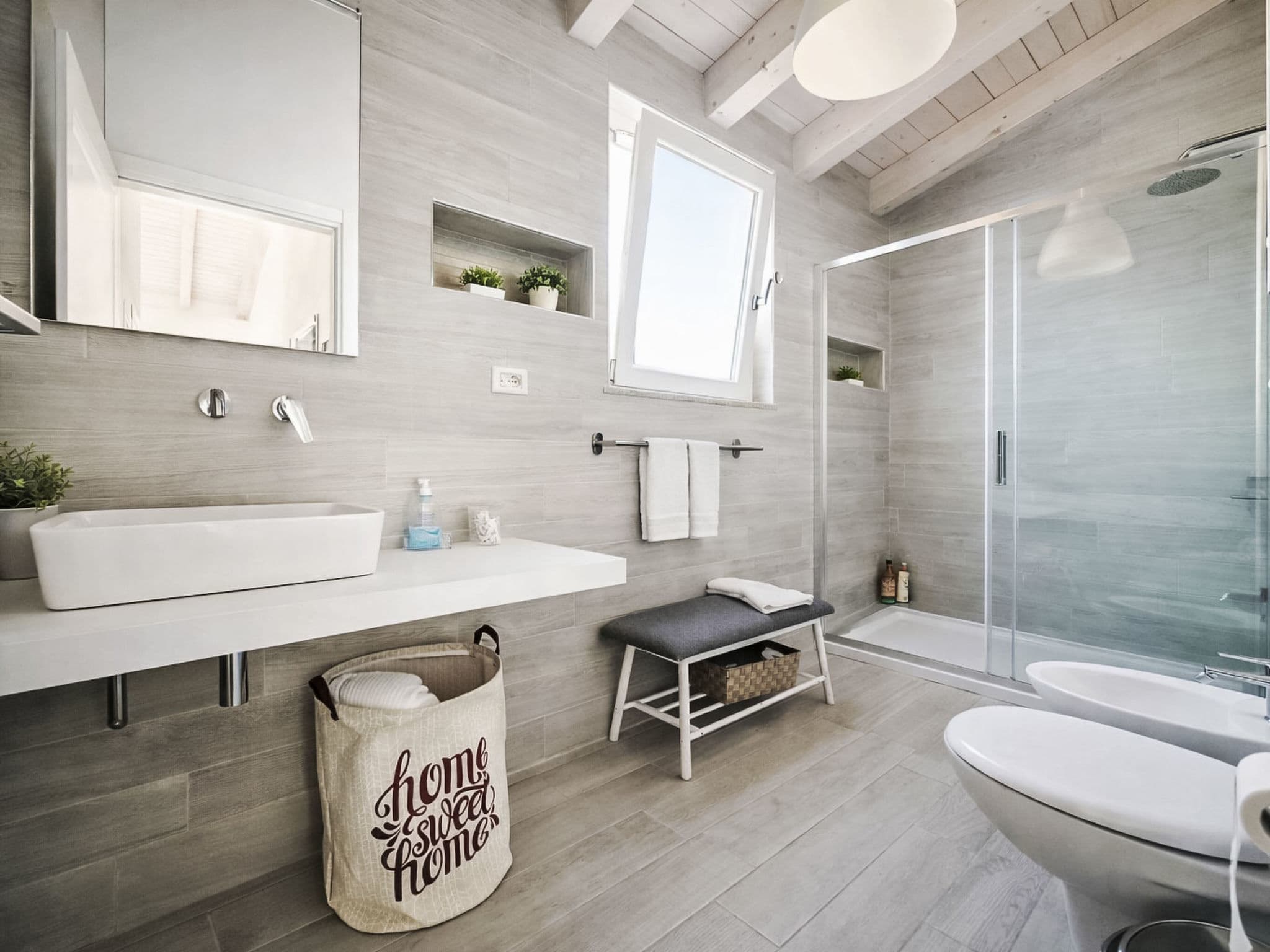 Bathroom / Wellness
