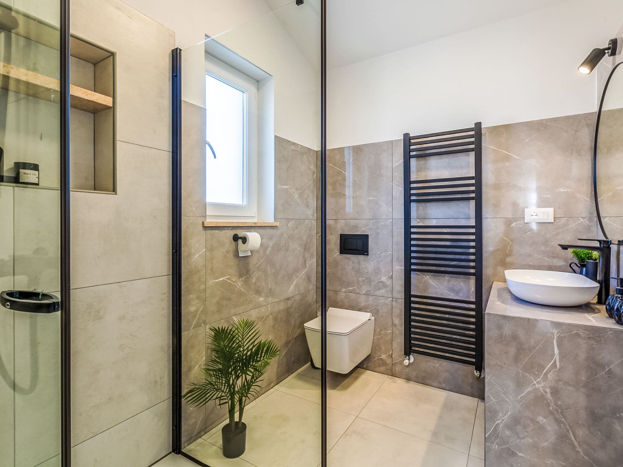 Bathroom / Wellness