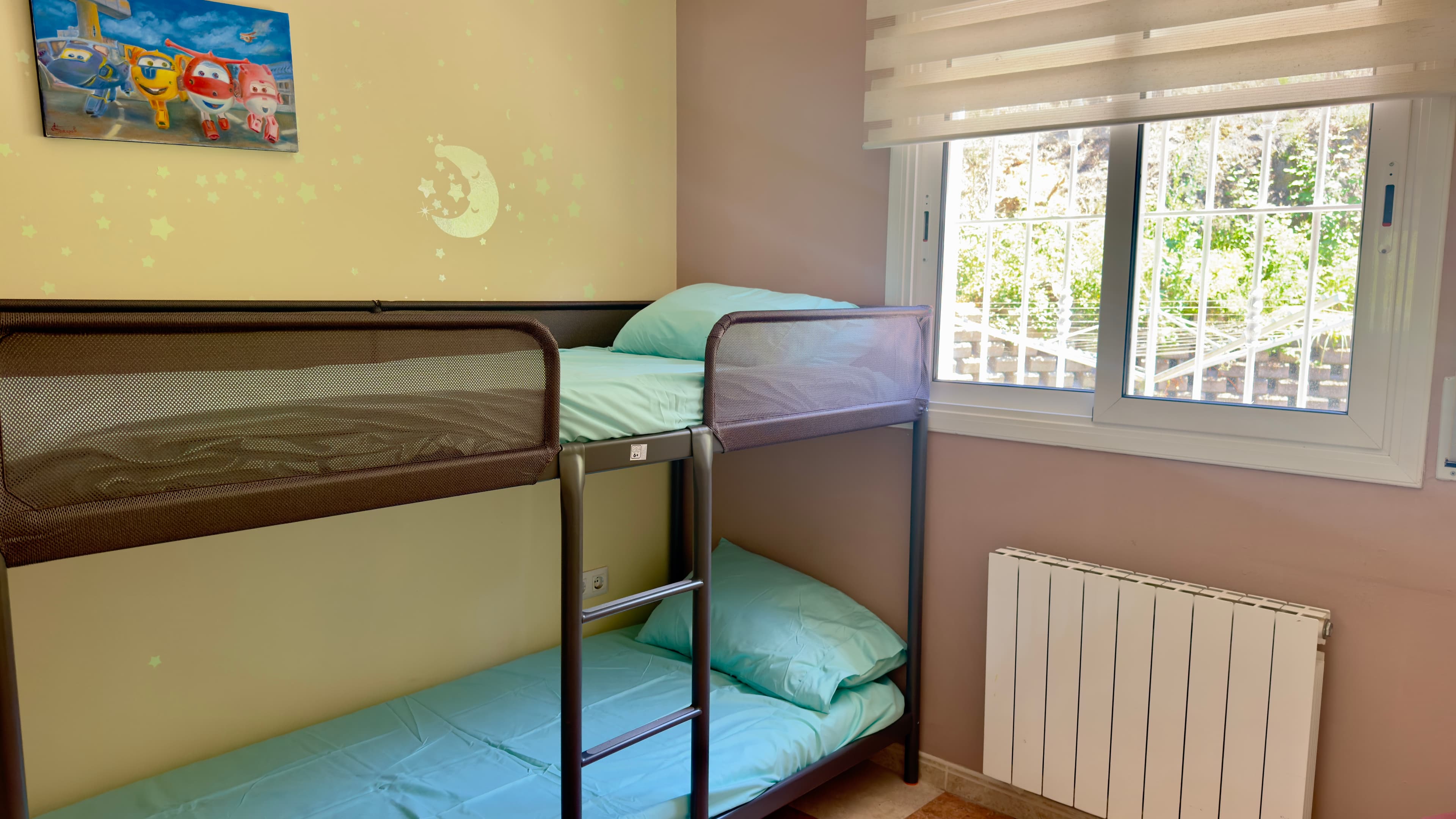 Habitacion con litera doble villa lloret