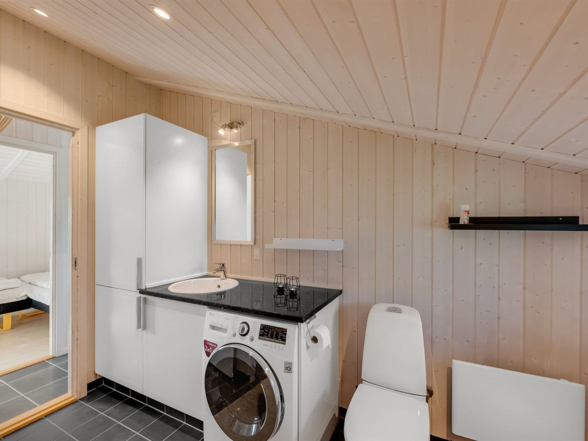 Bathroom / Wellness
