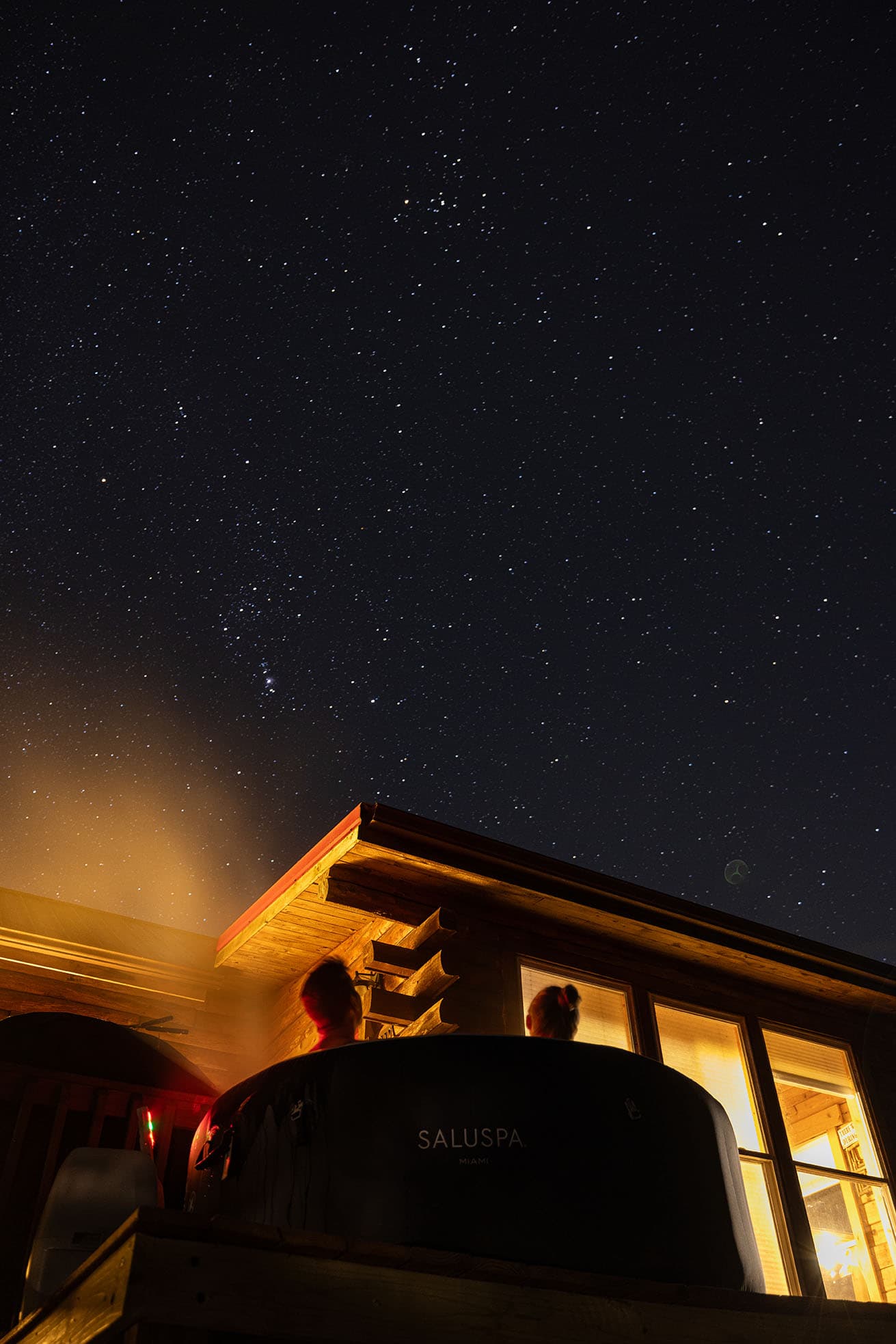 Hot tub under the breathtaking night sky