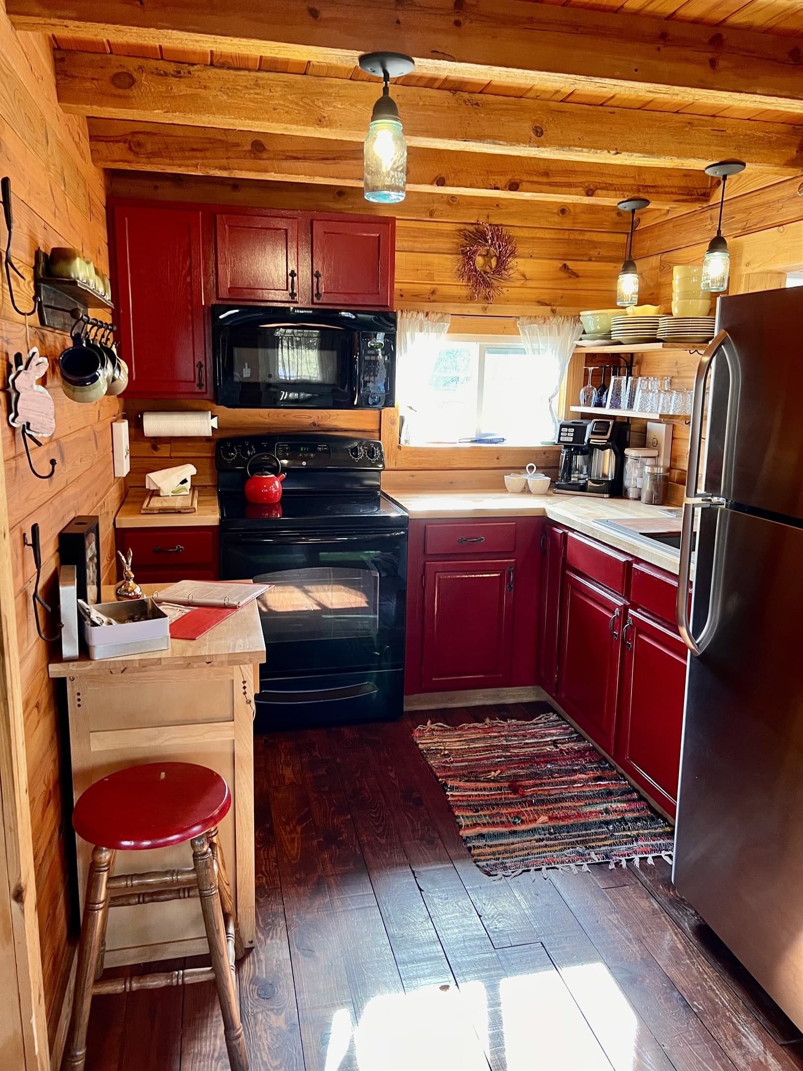 Full kitchen
