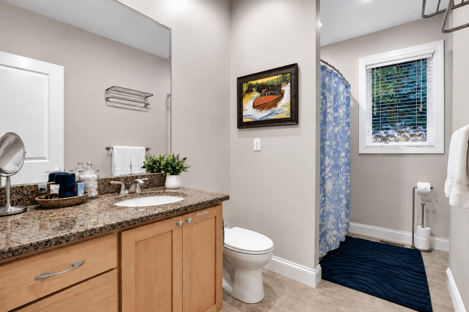 Full private bathroom on 2nd floor features a combined tub and shower, as well as a Bidet for your convenience!