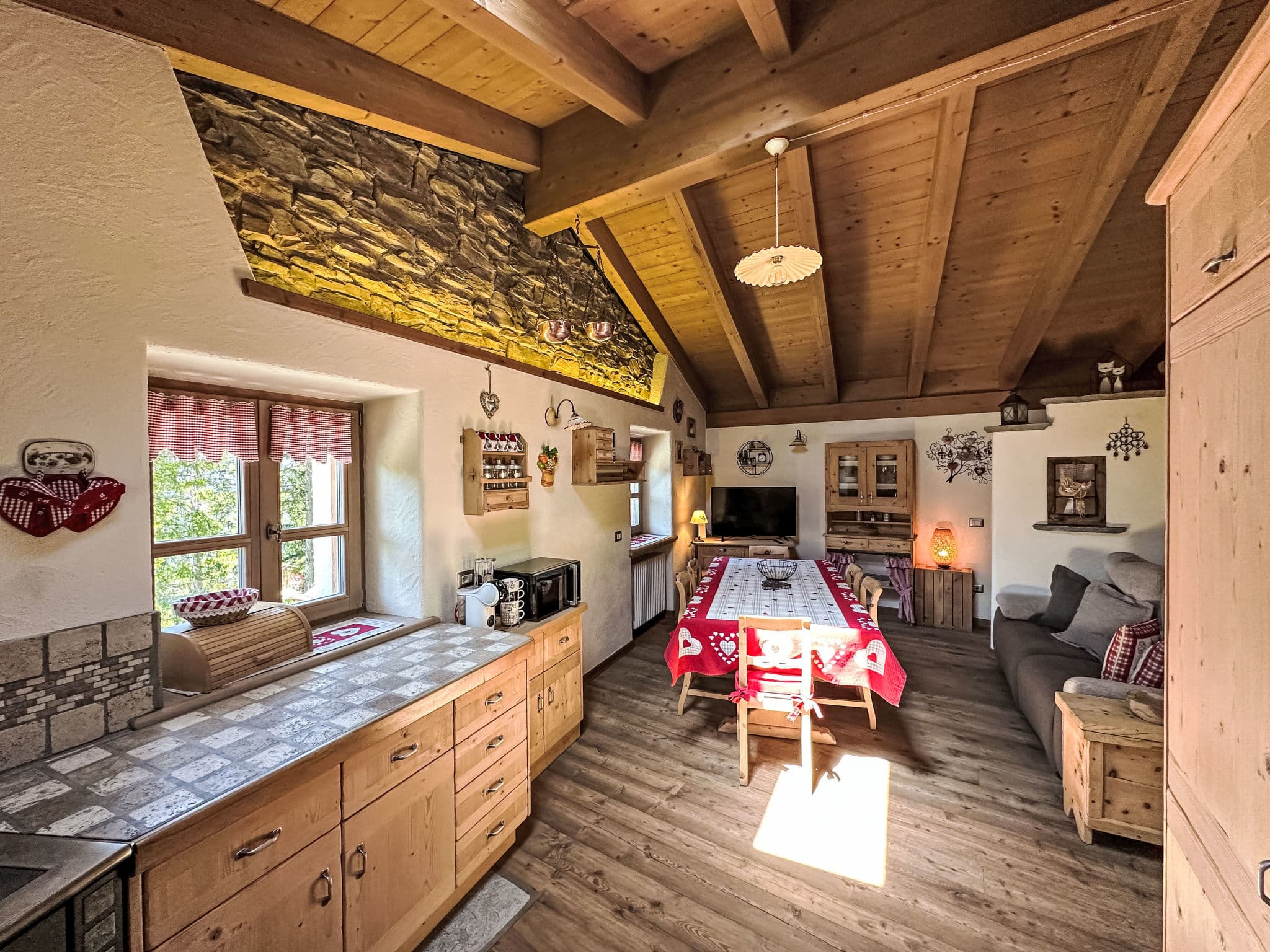 Kitchen / Dining Room
