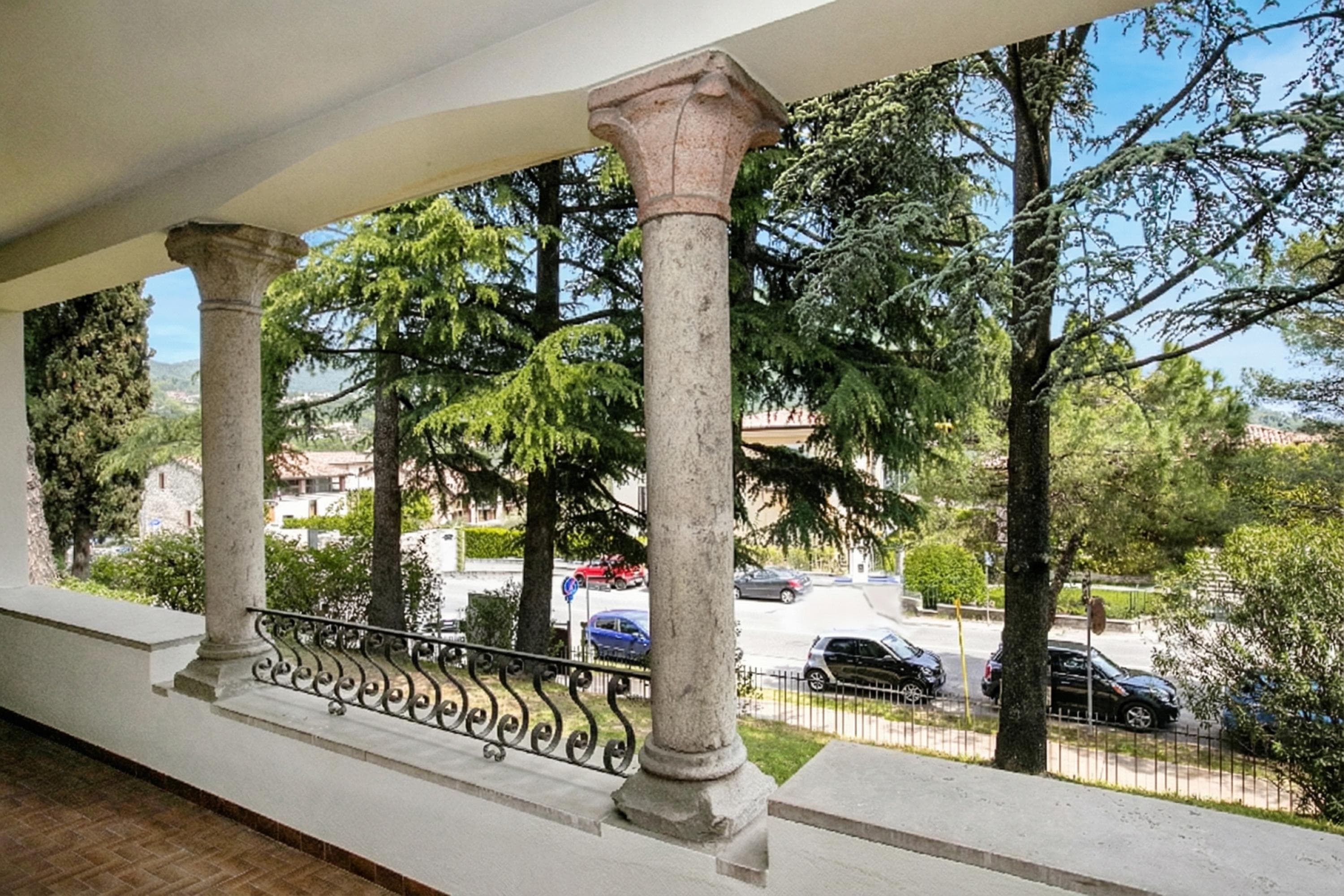Gallery Image 14