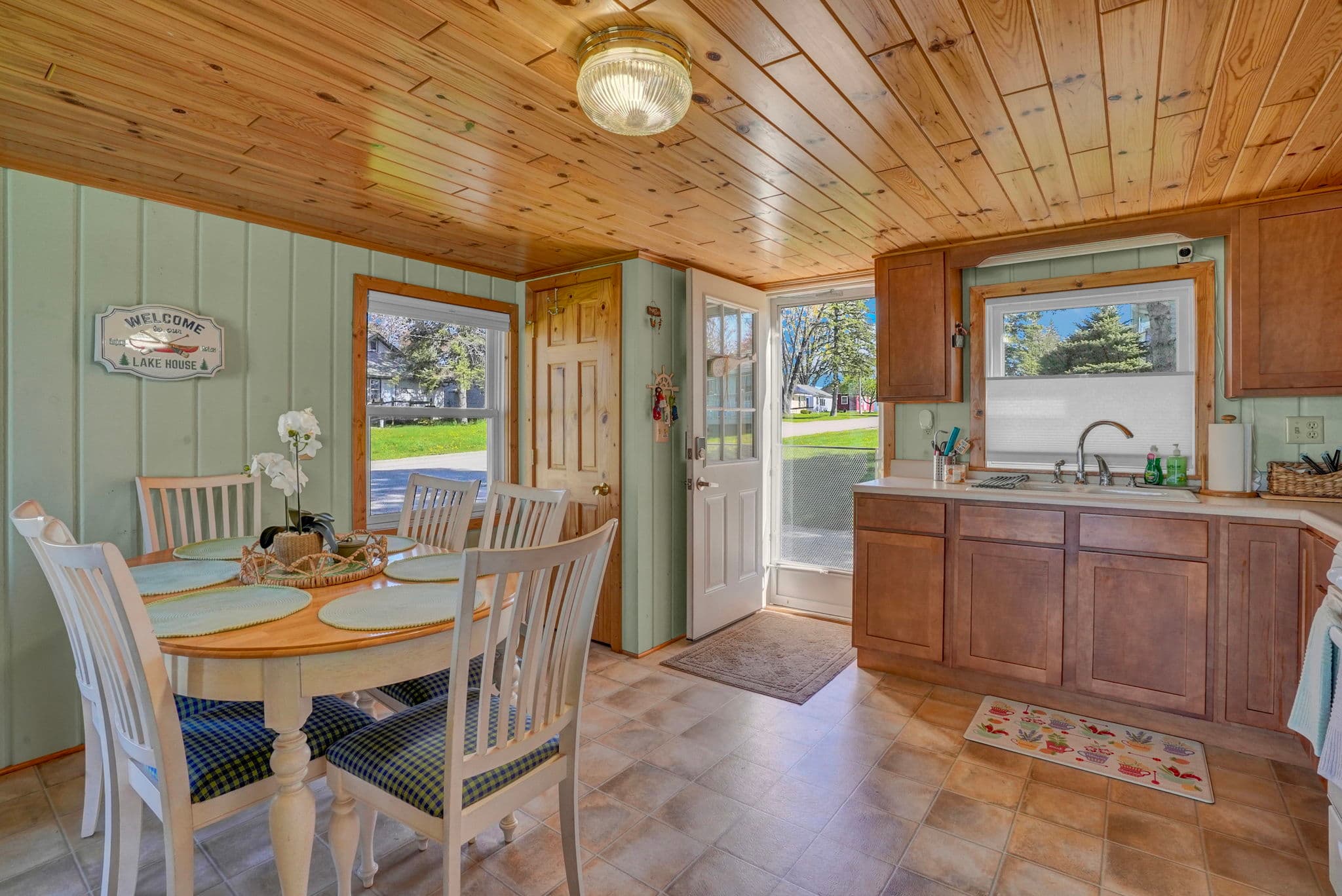 Dining Area/Kitchen