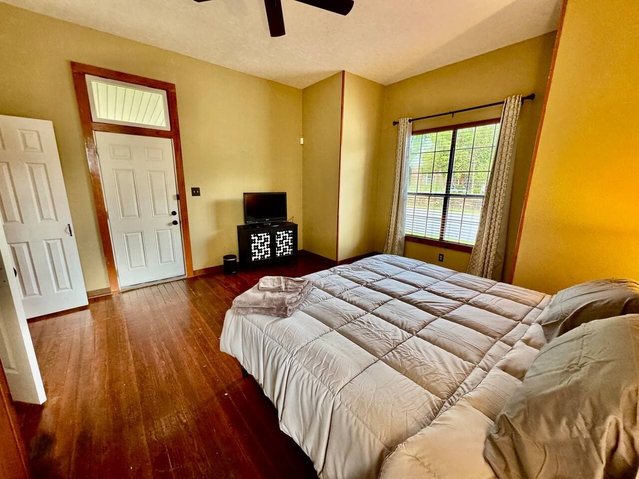 Gallery Image 14