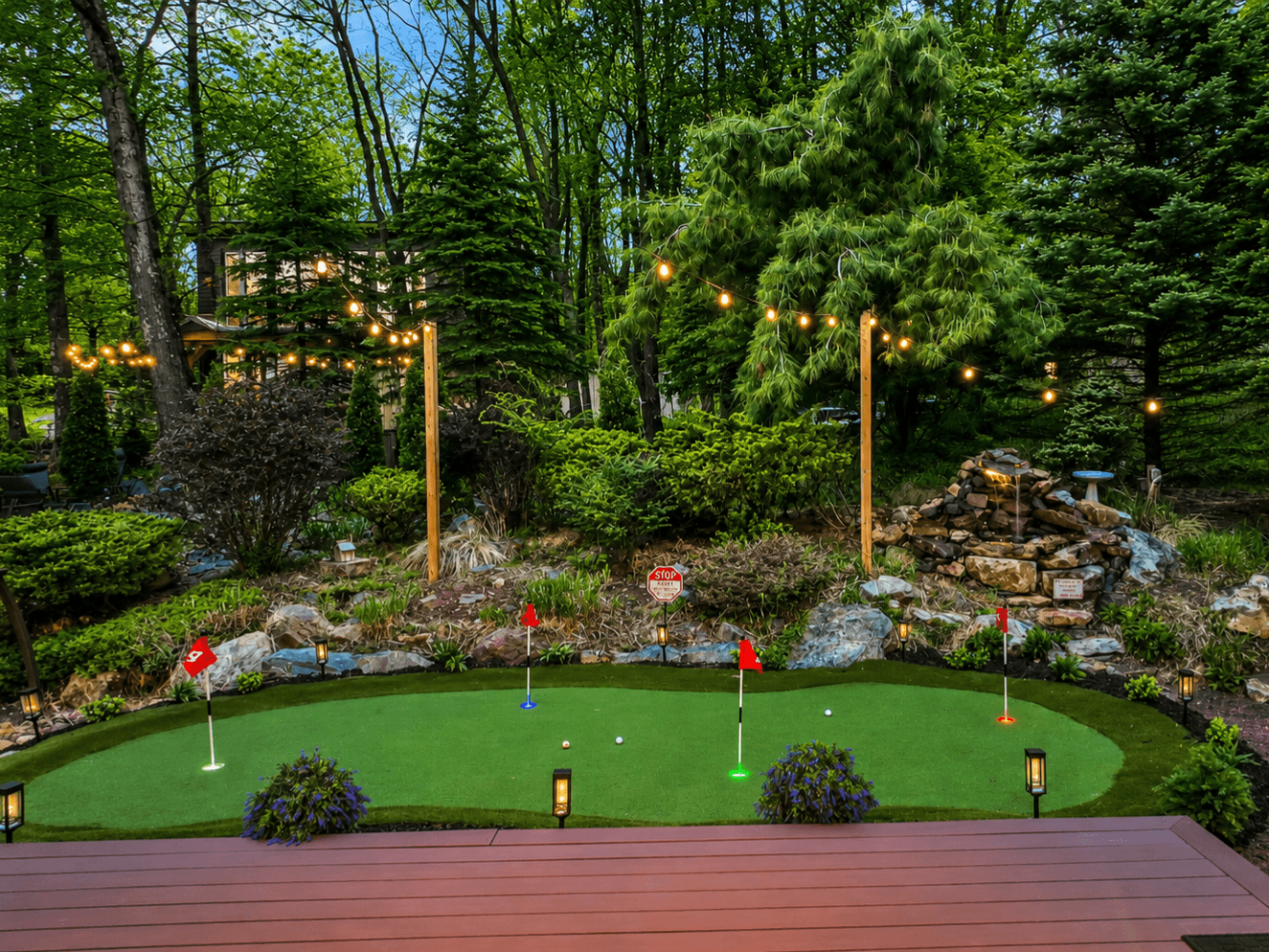 Practice your putt while surrounded by nature. A one-of-a-kind outdoor experience designed for fun, relaxation, and connection.