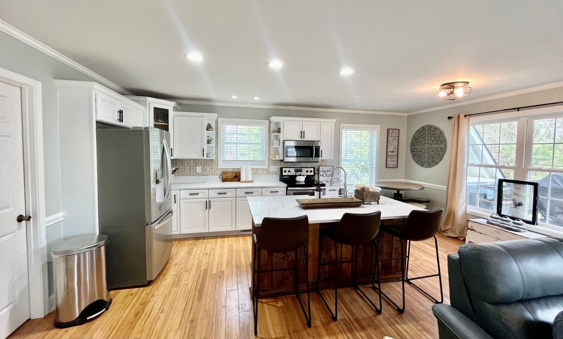 Gorgeous, newly remodeled kitchen