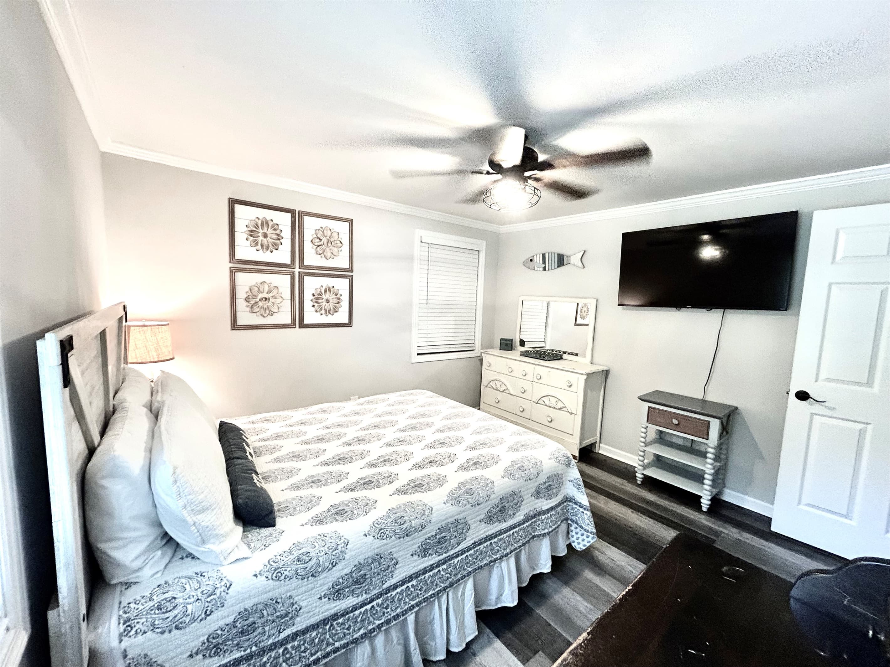 Bedroom #1 with a queen bed