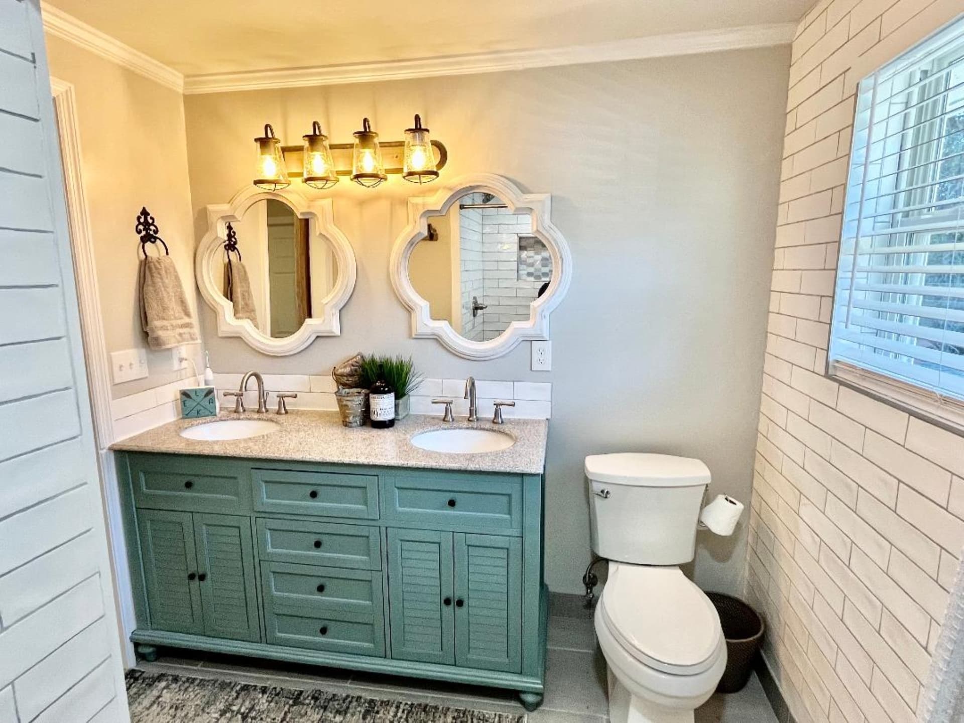 Main bathroom