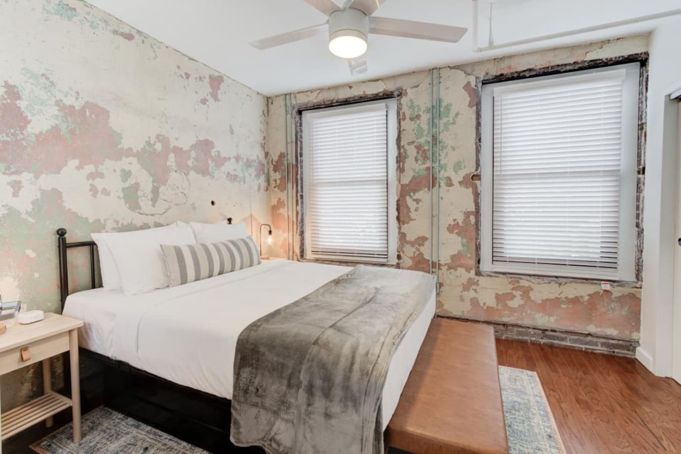 The bedroom has plenty of natural lights and an extremely comfy queen-sized memory foam bed with fresh linens, perfect for snuggling and sleeping like a baby.