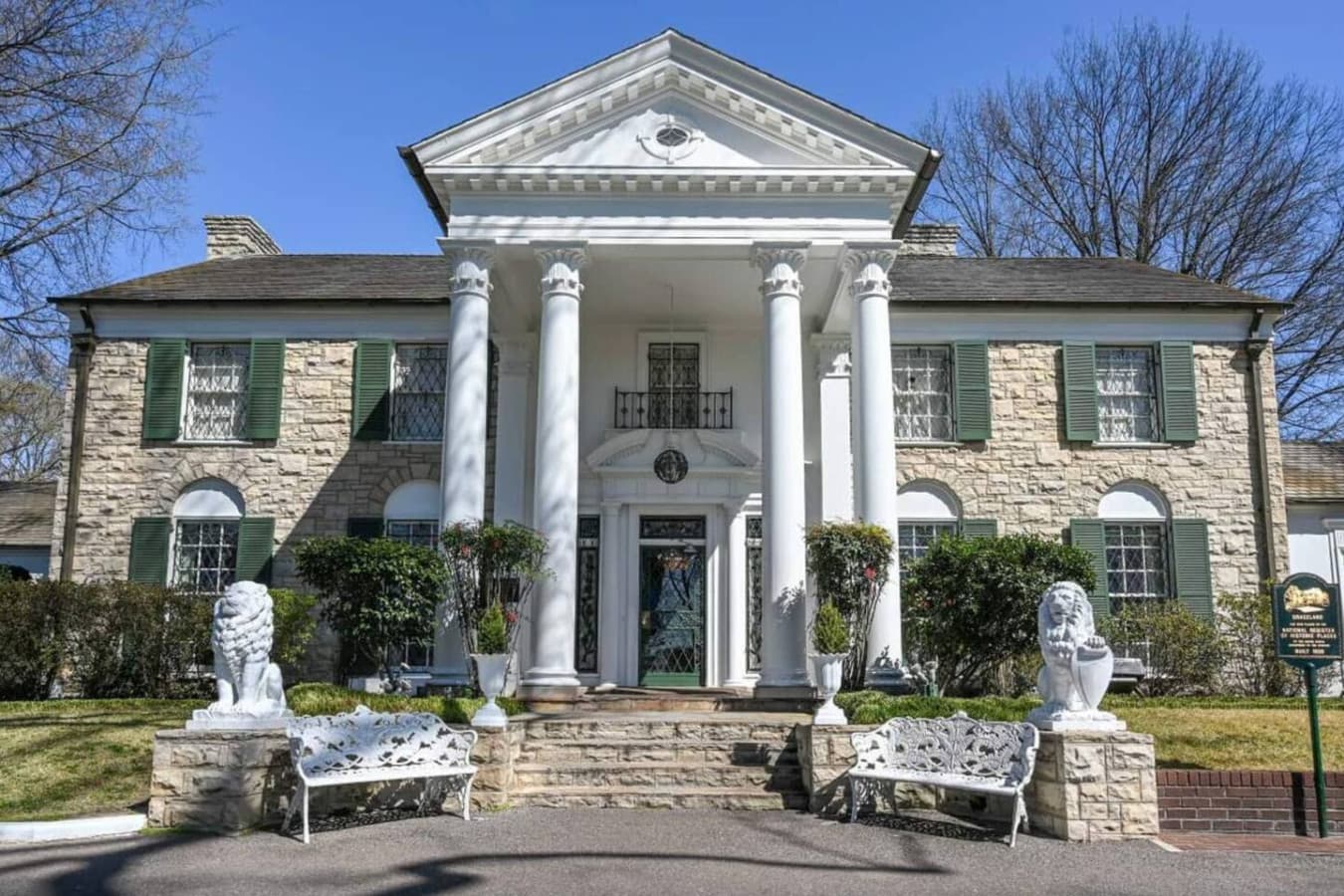 Graceland: The Home of Elvis Presley is just 9.2 miles away.