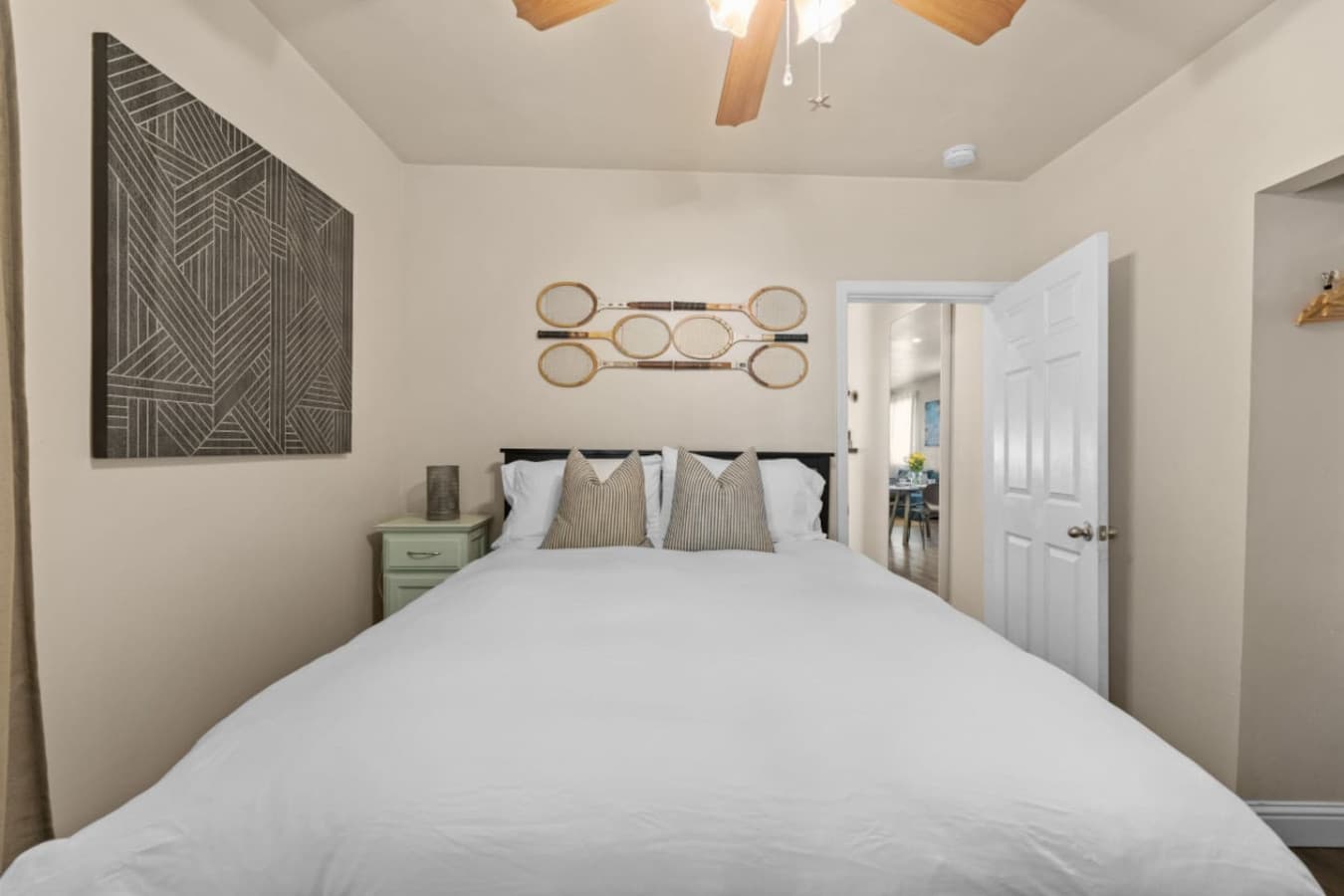 Rest easy on a confortable queen-size Tempur-Pedic bed.