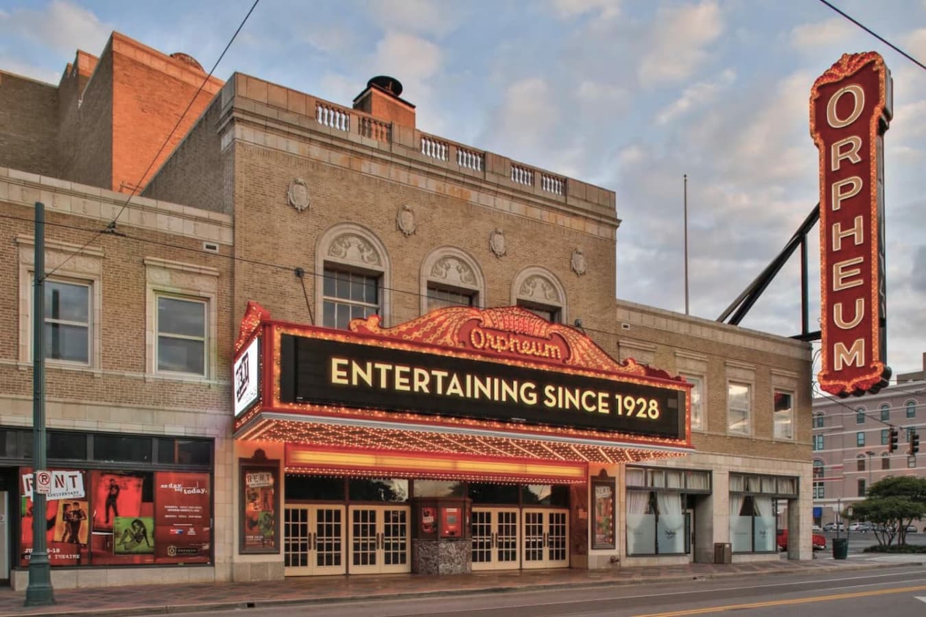 8 min walk to The Orpheum Theatre: A historic gem in the heart of Memphis, where culture and entertainment come to life.