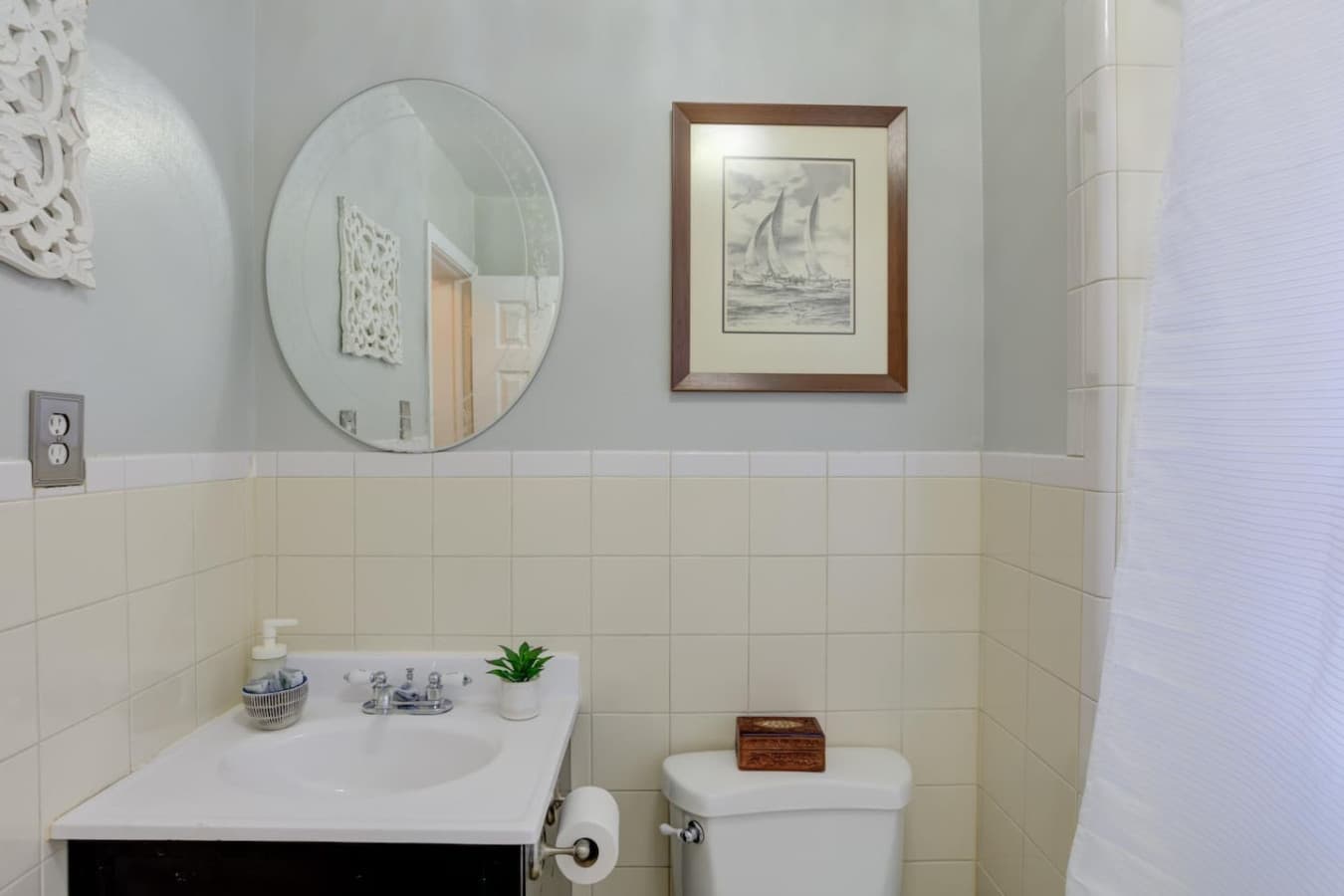 The studio's very own bathroom—one of five total! Stocked with soap, essentials, and fresh towels.