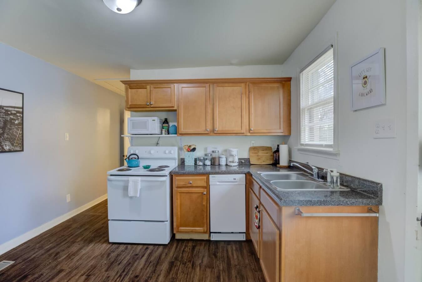 Your full kitchen is ready for cooking, snacking, and everything in between. 
(please note that the dishwasher is currently not available)