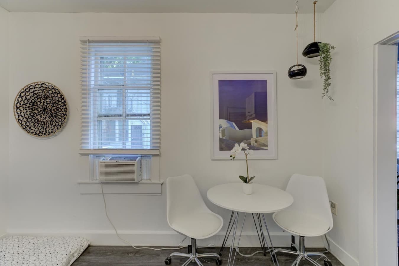 A bright kitchen dining spot cooled by its own AC unit. And if you brought your four-legged sidekick, there’s a comfy pet mat waiting in the corner.
