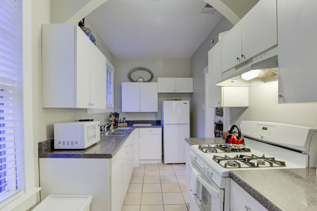 Bright, clean, and stocked for your stay—your Memphis home base for cooking.