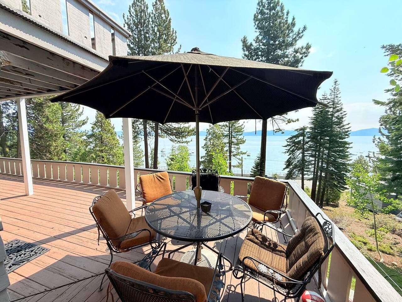 Dine with the lake as your backdrop—sunsets taste better out here.