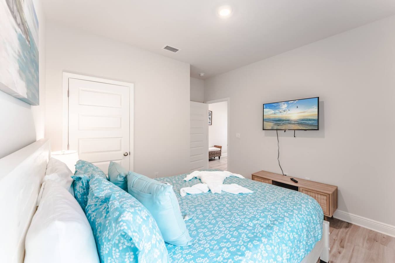 Sleep early to catch the early waves or sleep late to catch up with your show? Your choice