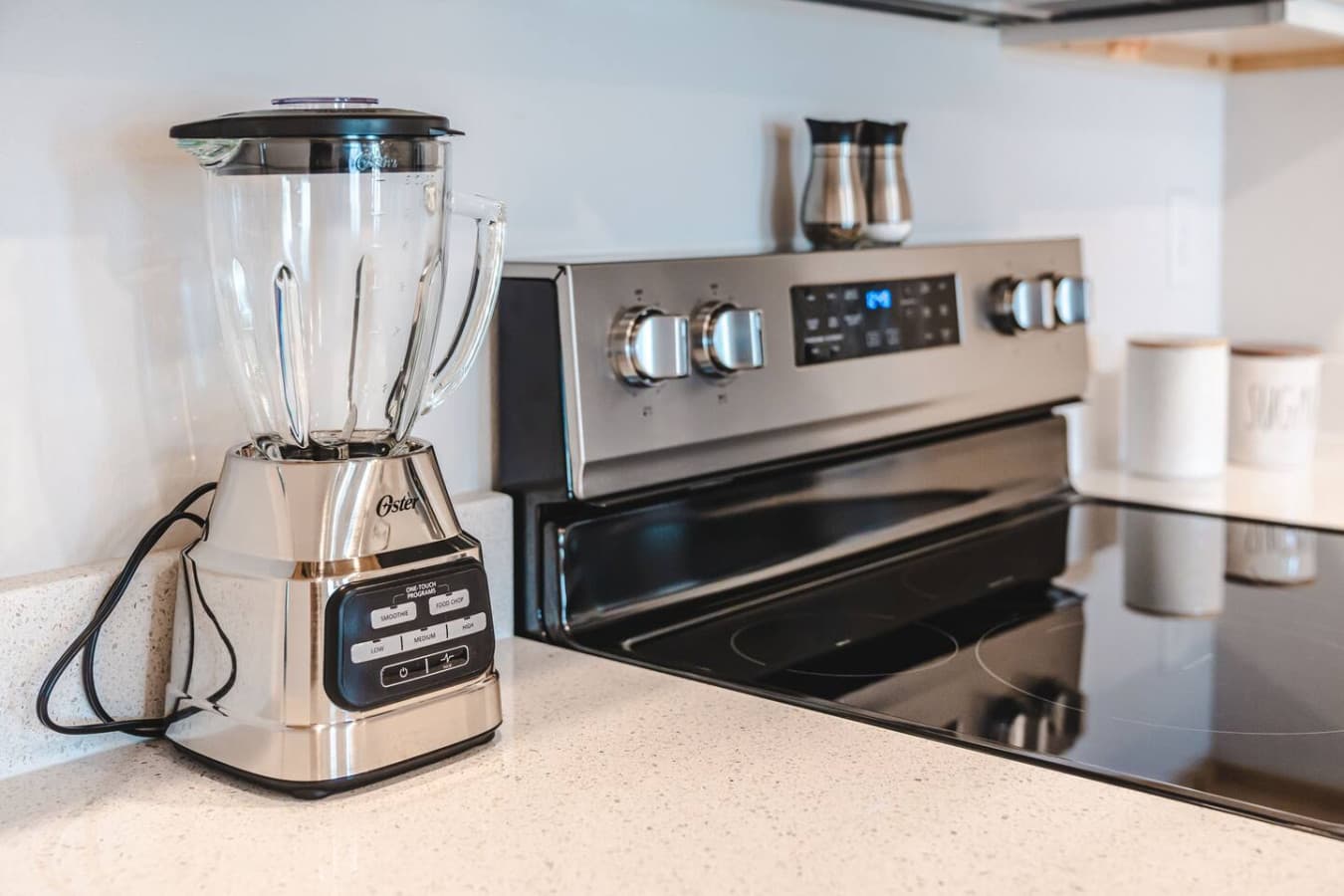 The kitchen is filled with all the essentials you need to whip up a delicious home cooked meal or heat up delectable leftovers from the many nearby restaurants