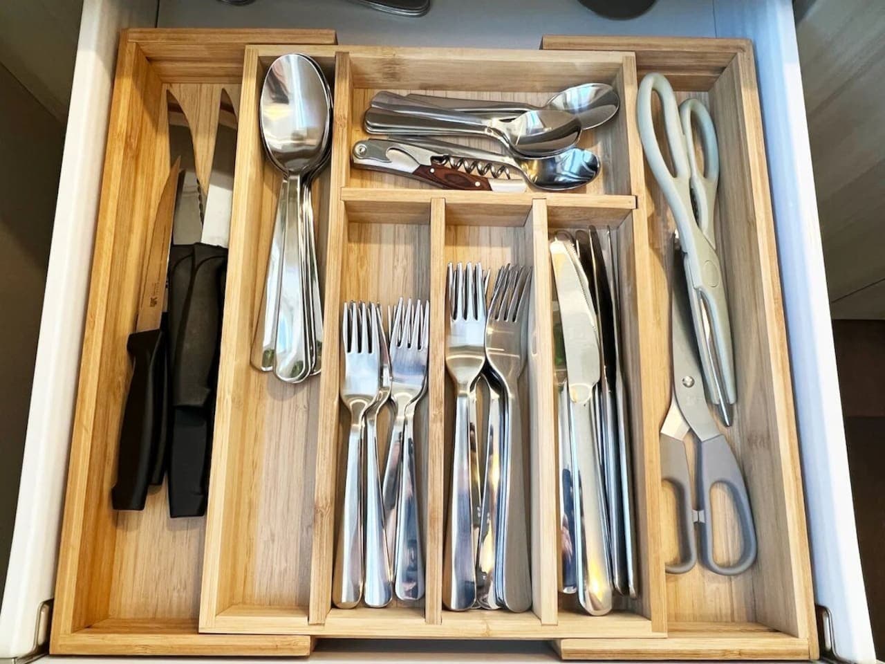 All kitchen essentials are available for your convenience.