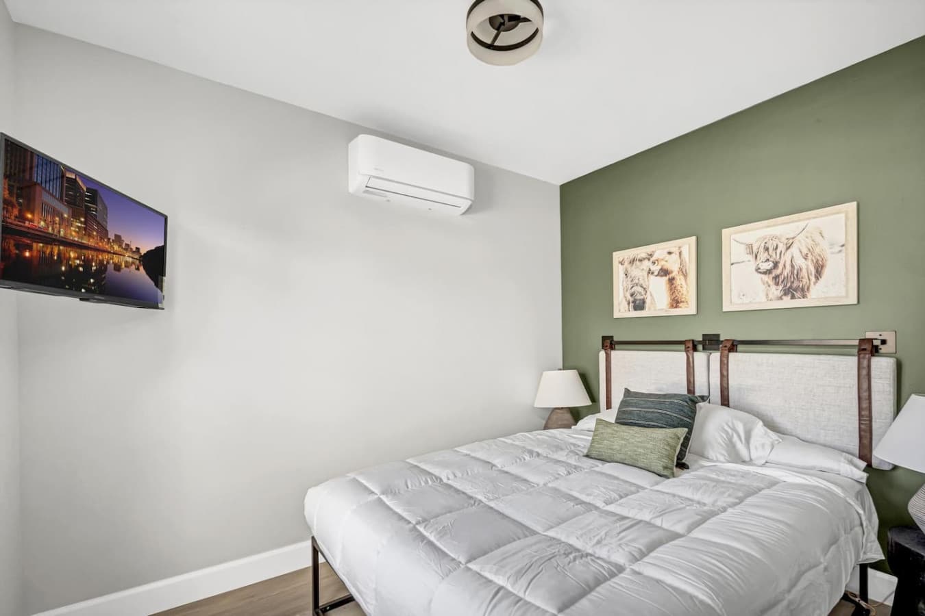 This bed might make it hard to get up in the morning... maybe just one more snooze.