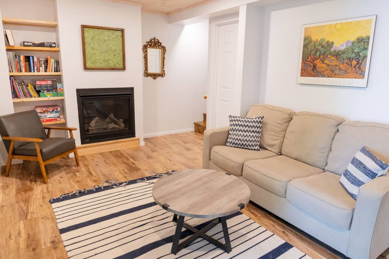 A quiet corner for board games, a good book, or planning the next day out the lake.