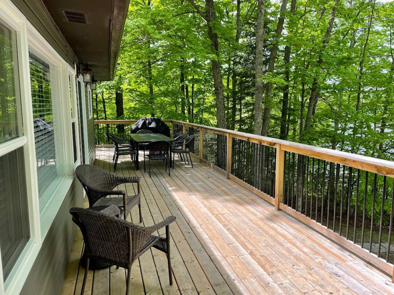 Fire up the grill and enjoy an al fresco meal with a side of scenic lake and nature views.