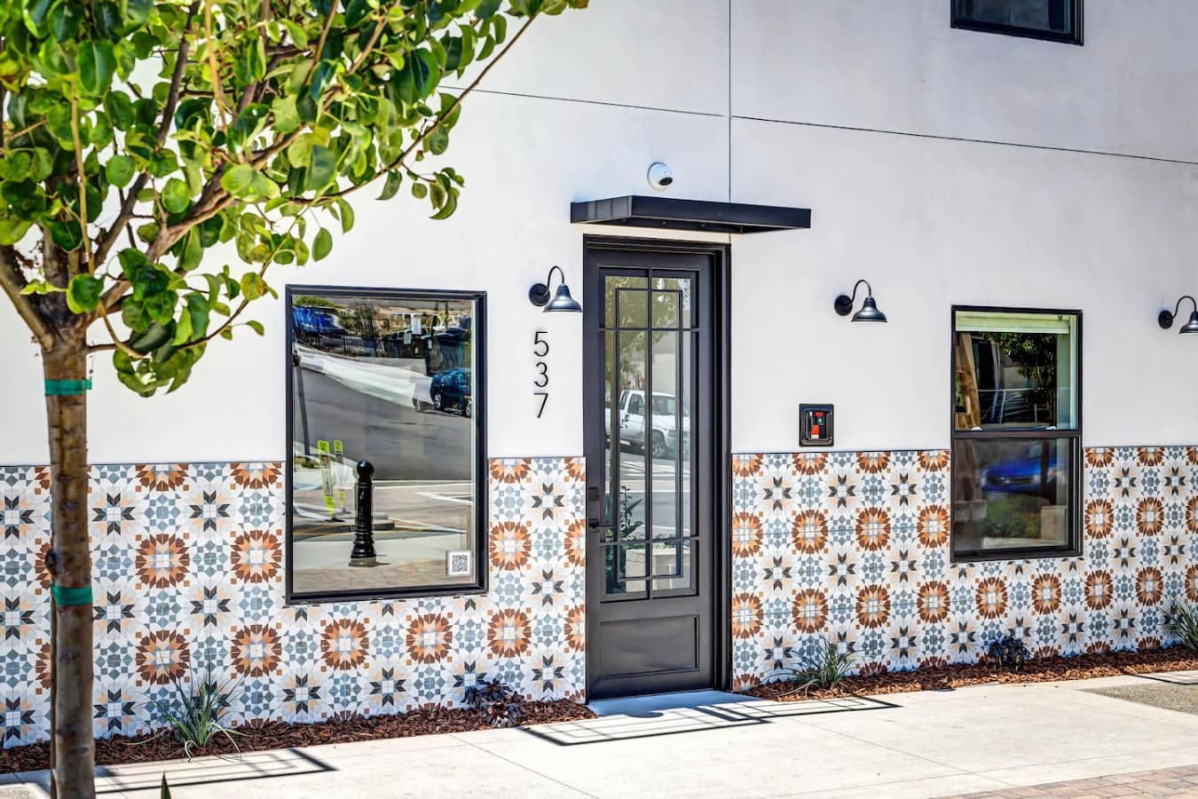 Step into a thoughtfully crafted space, where style and comfort come together.