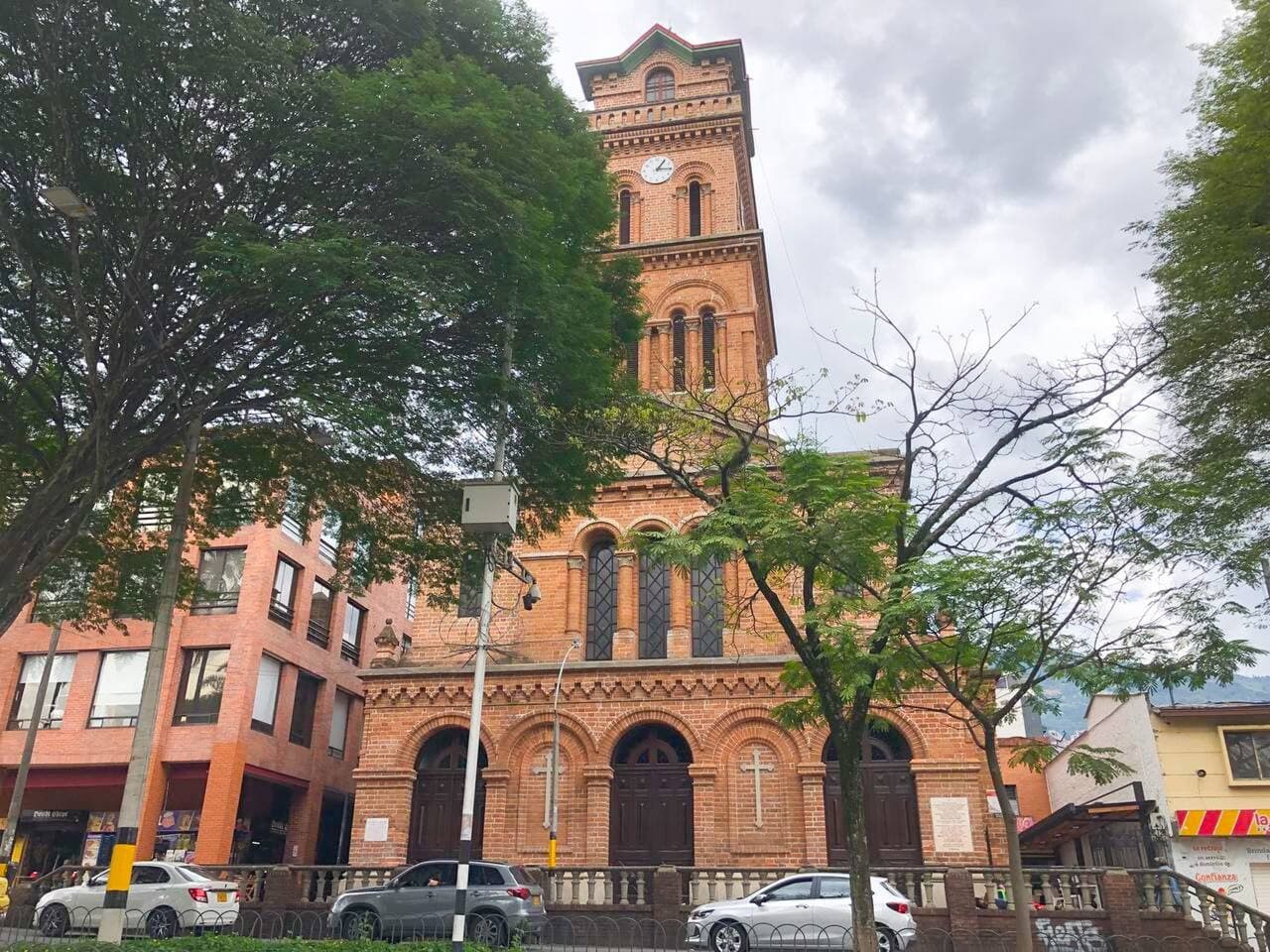Open green spaces for walks and city vibes at Parque El Poblado, 15 minutes away.