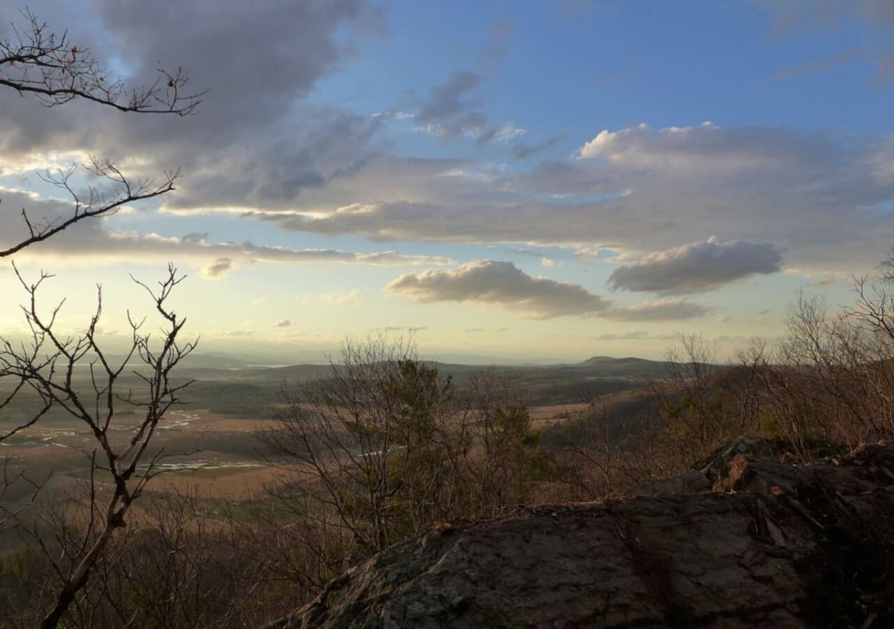 Lands of the Watershed Center – 10 min drive - Peaceful walking trails, forests, and scenic overlooks that are ideal for birdwatching, photography, and quiet nature walks.