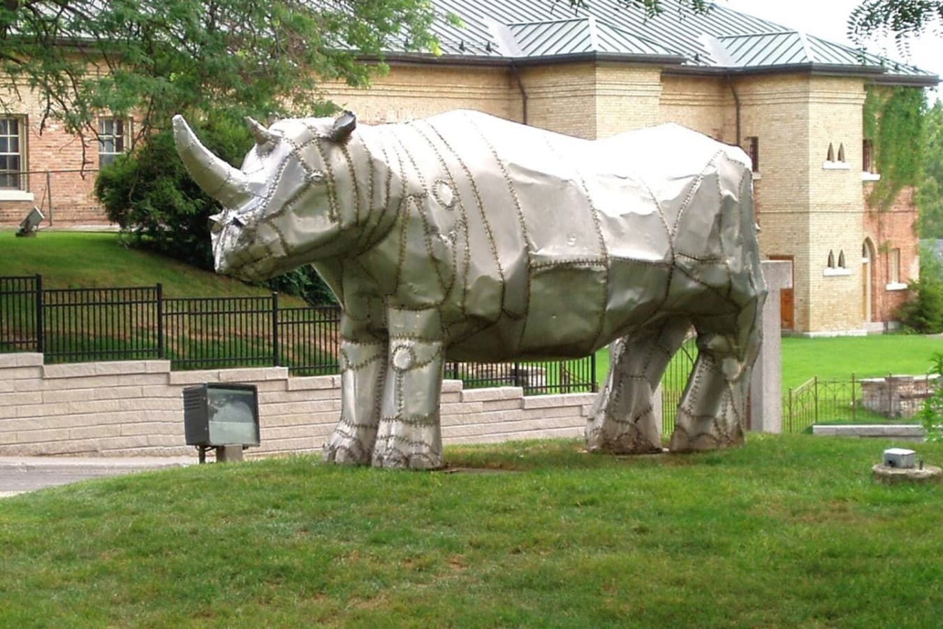 Admire the striking White Rhino sculpture by Tom Benner at Museum London, just 8 minutes away from your stay. A must-see for art lovers!