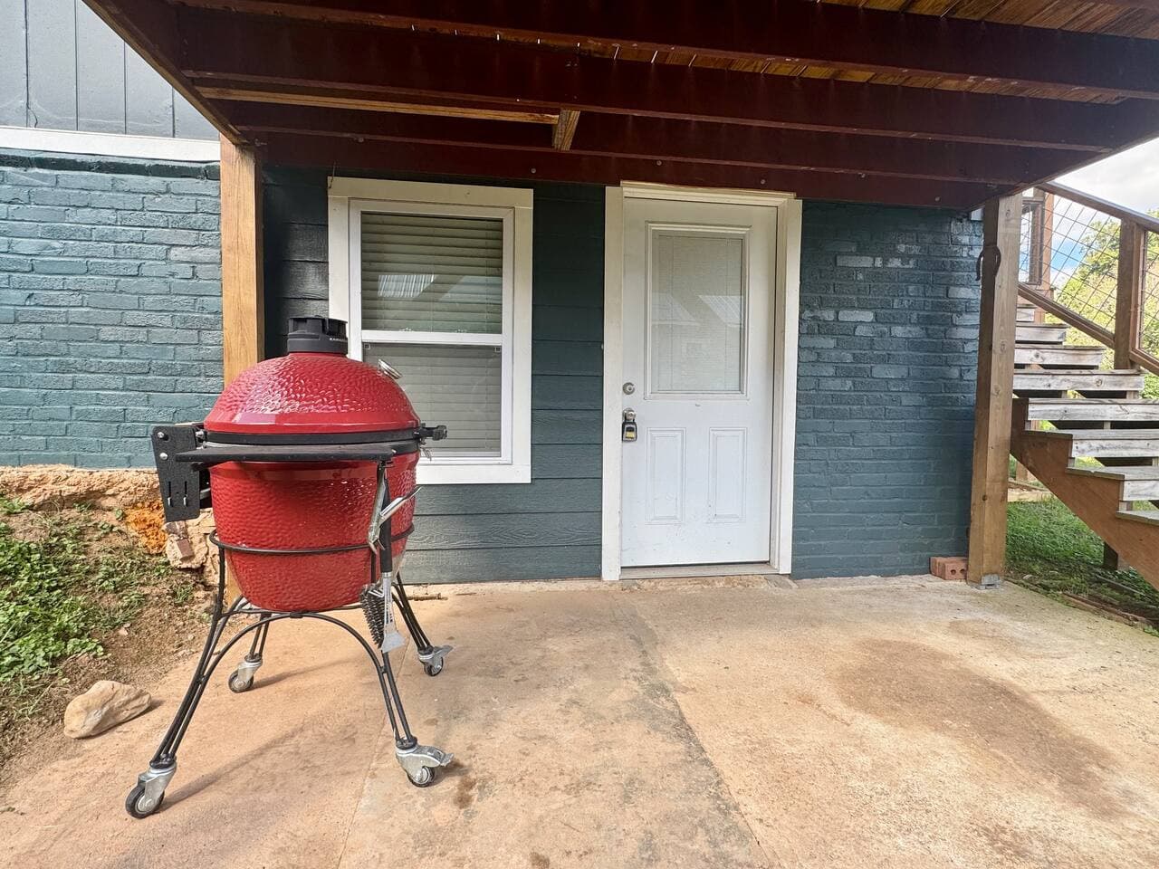 Fire up the charcoal grill for a laid-back cookout surrounded by nature.