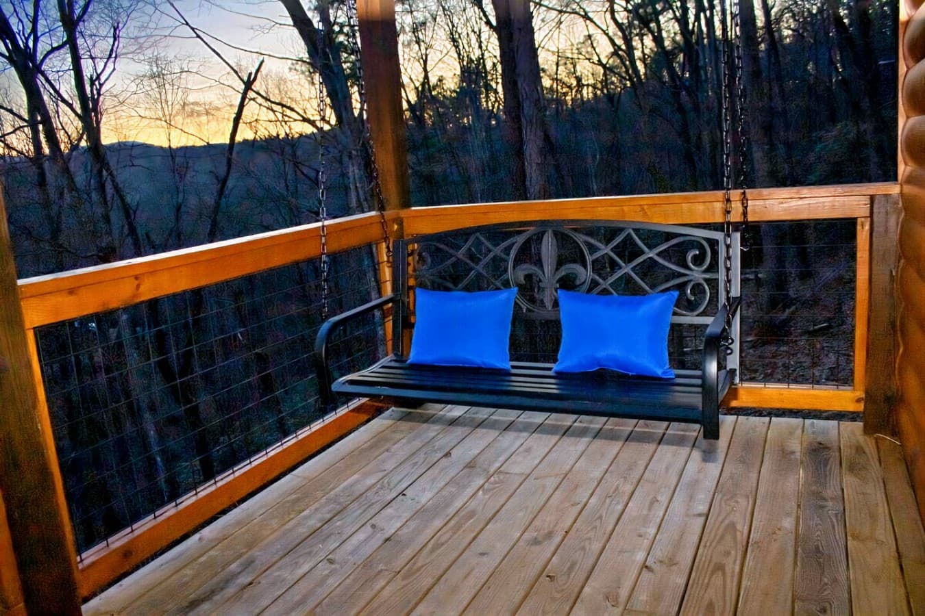 Scenic Comfort – Feel the breeze and enjoy the expansive views from the comfort of the balcony swing.