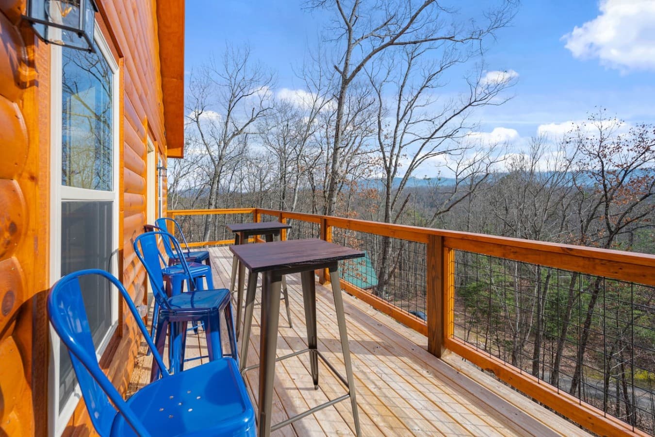 Take a Break with a View – High chairs, stunning views, and a table—you’ll never want to leave this balcony. Take a seat, and let the mountains do the talking.