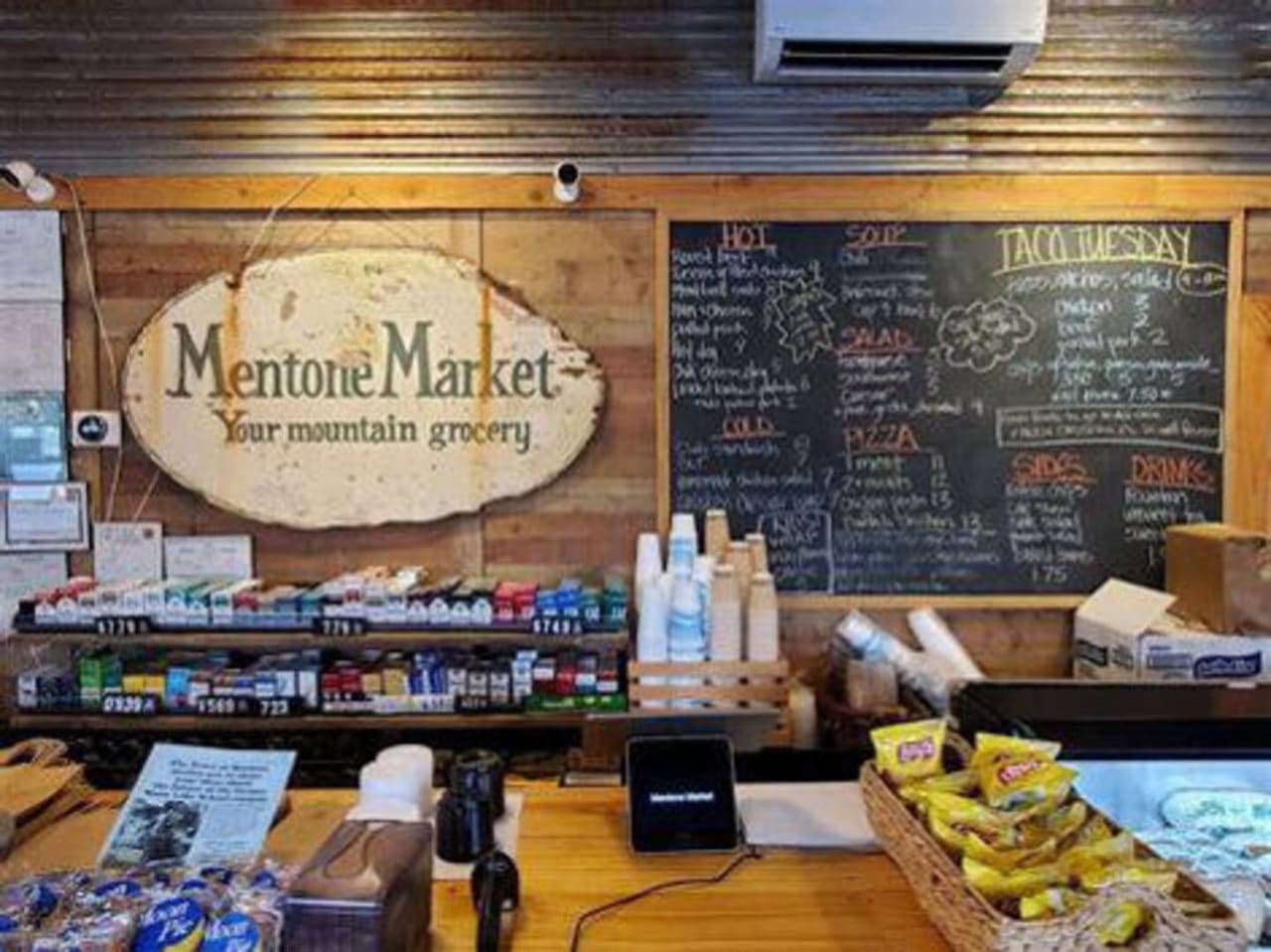 Mentone Market, 8 min drive from the retreat. A charming general store offering breakfast, lunch, and dinner, along with farm-fresh produce, local goods, and grab-and-go essentials.
