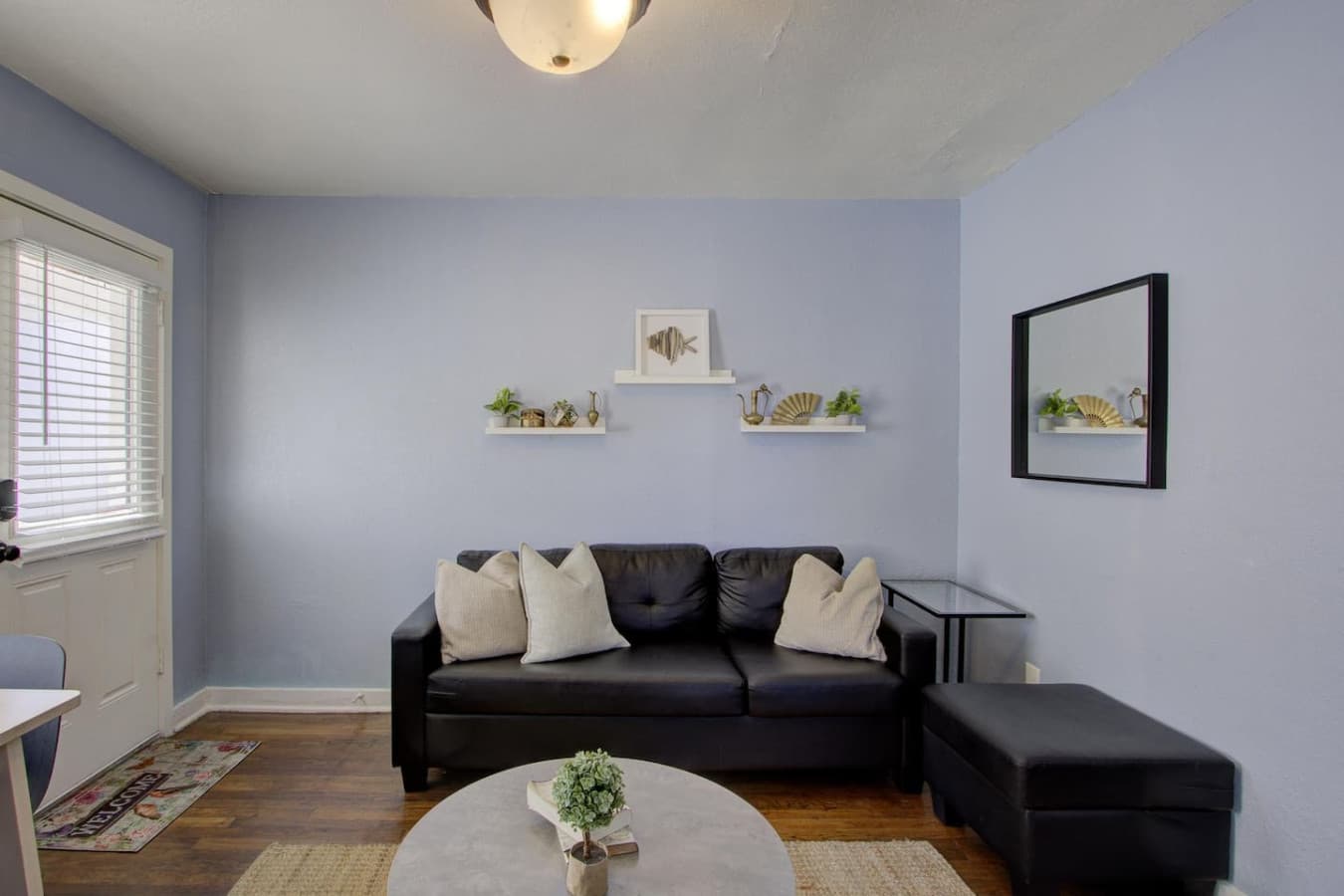 A soulful space to lounge, chat, and enjoy your stay.