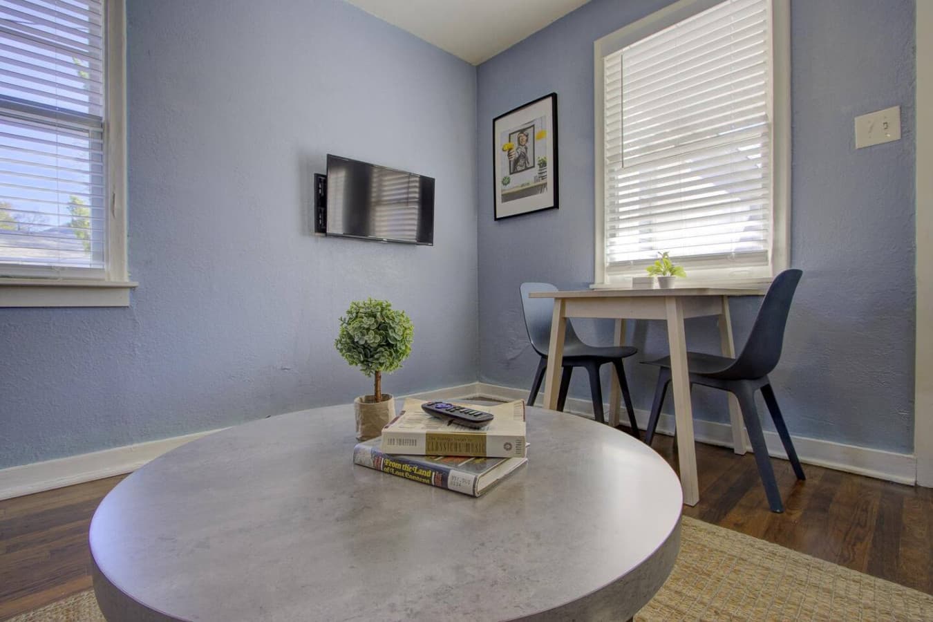 A seat for two, where conversations last longer than the meal.