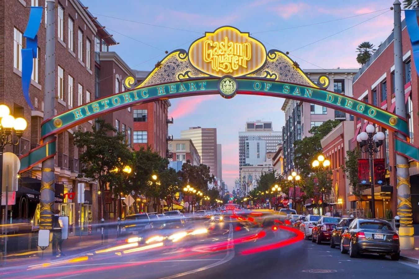 Downtown San Diego – 35 min drive. Explore everything from museums and shopping to the city’s nightlife, all just a short drive away.
