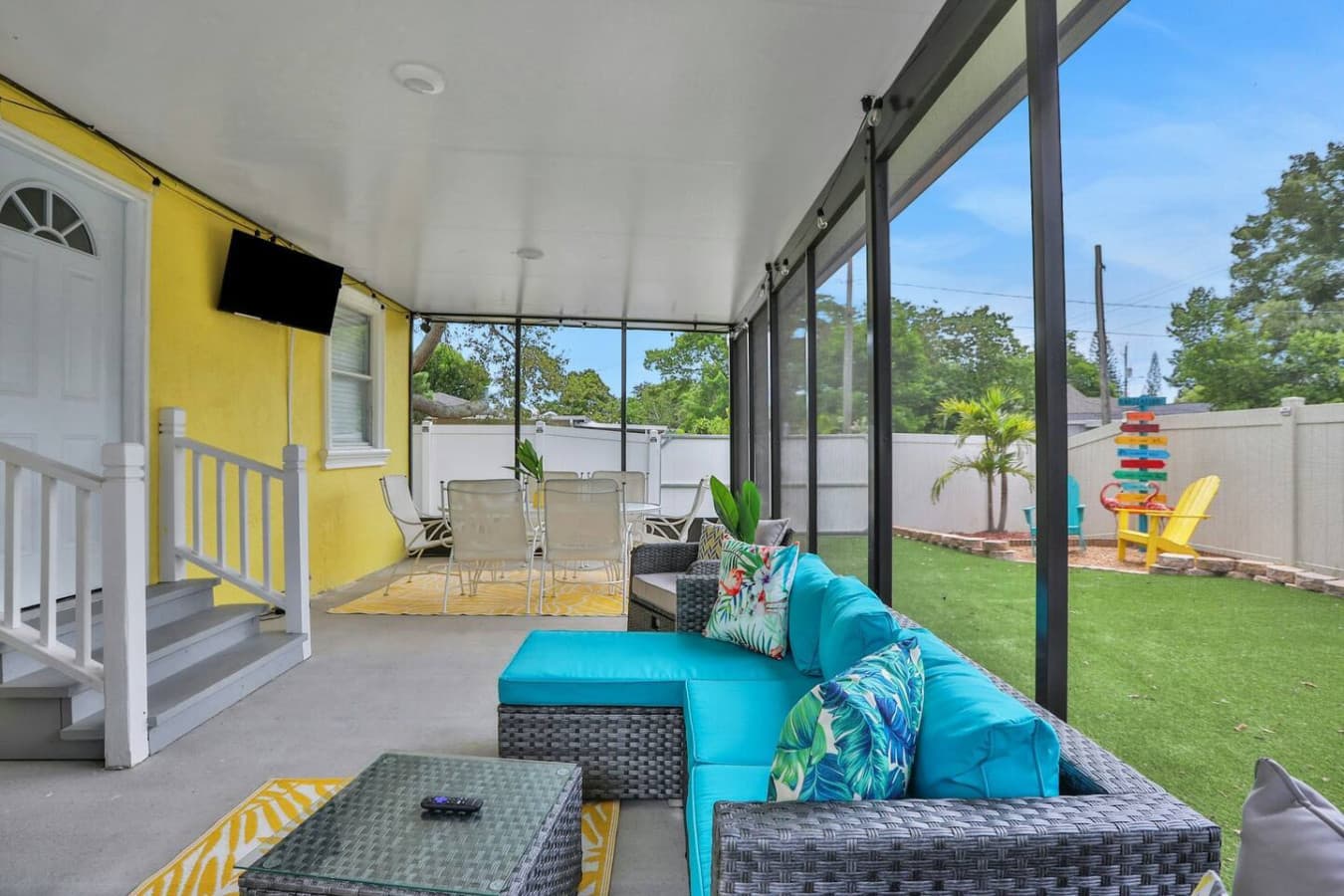 The only thing brighter than the porch? Your mood while lounging here.