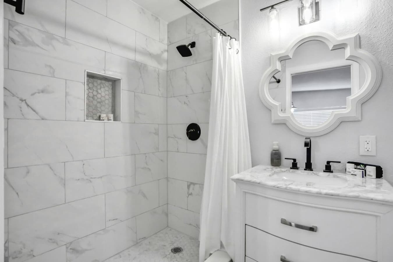 Bright, modern, and shower-ready—because even your morning routine deserves a little luxury.