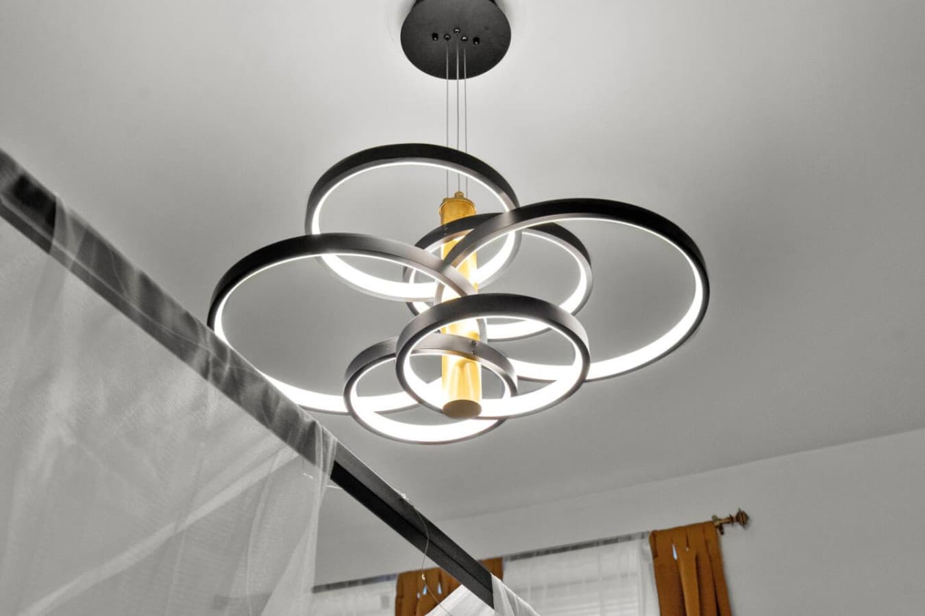 This chandelier doesn’t just light the room—it lights up your stay.