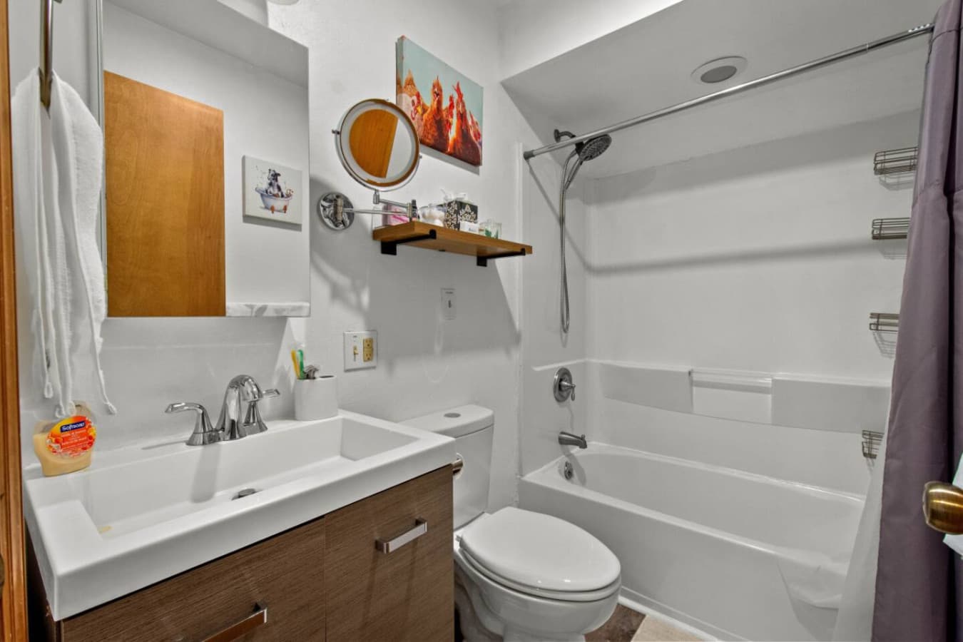 Bathtub bliss and sparkling surfaces—your bathroom goals.