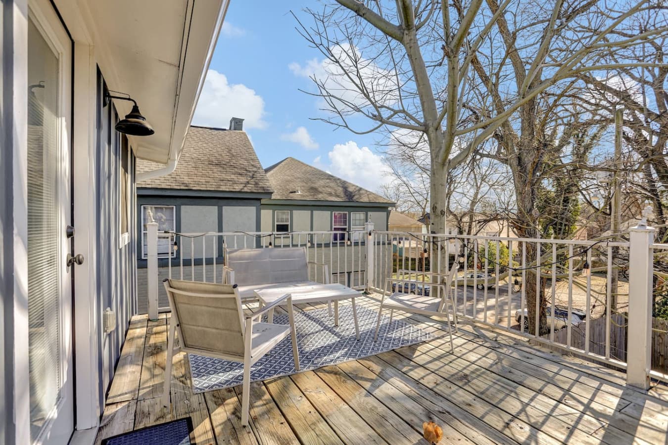 Connect, unwind, or just enjoy the Memphis air on this shared porch. 

P.S. You have your own side!