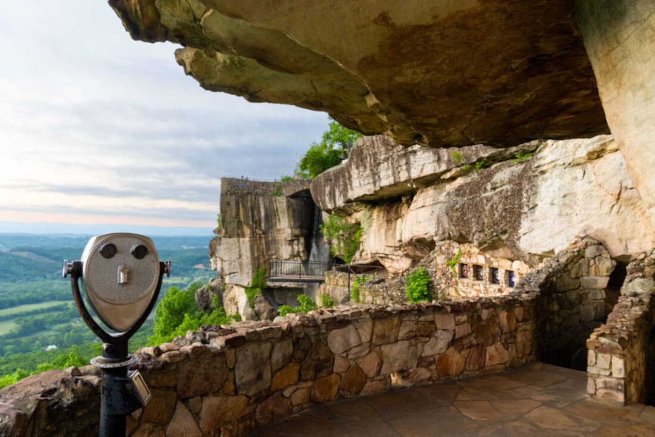 Hop on the Lookout Mountain Parkway—breathtaking views just a short 12 minute drive away, no traffic jams, guaranteed.