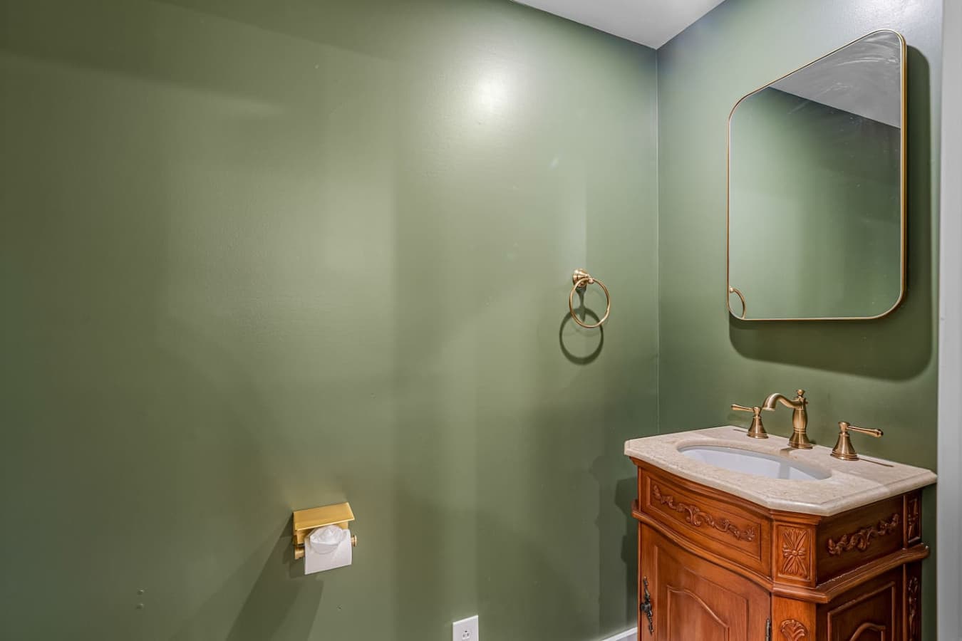 Because every vacation needs a spot for a quick refresh (and maybe a little mirror selfie).